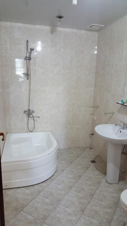 טביליסי Hotel Sali מראה חיצוני תמונה